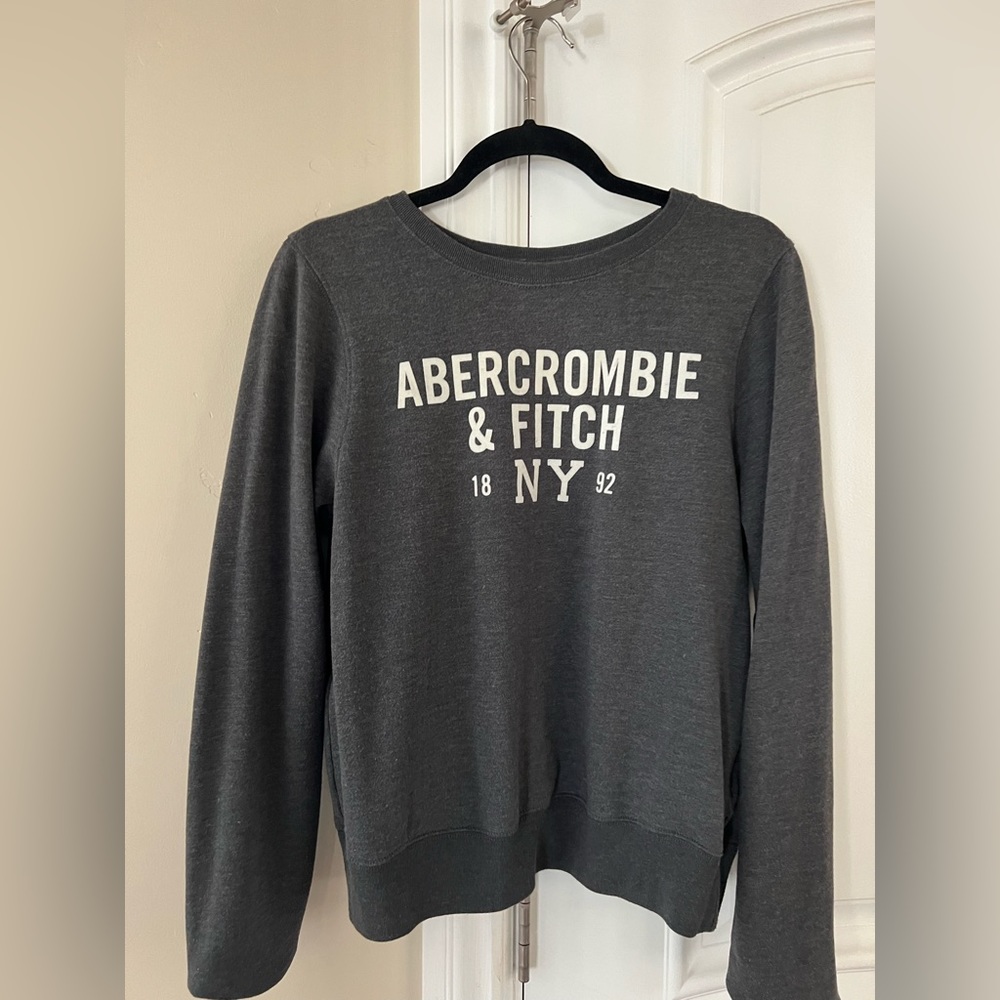 Abercrombie & Fitch crewneck